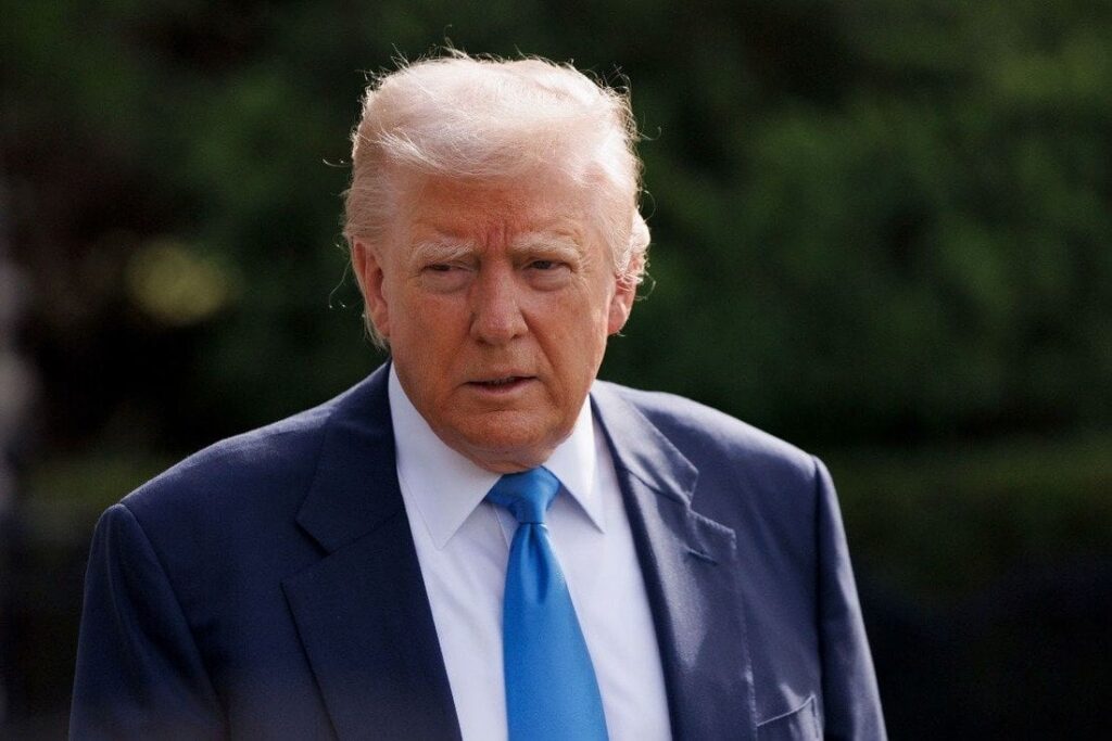 トランプ氏支持率、過去７０年の歴代大統領の中で最低　就任１００日控え
