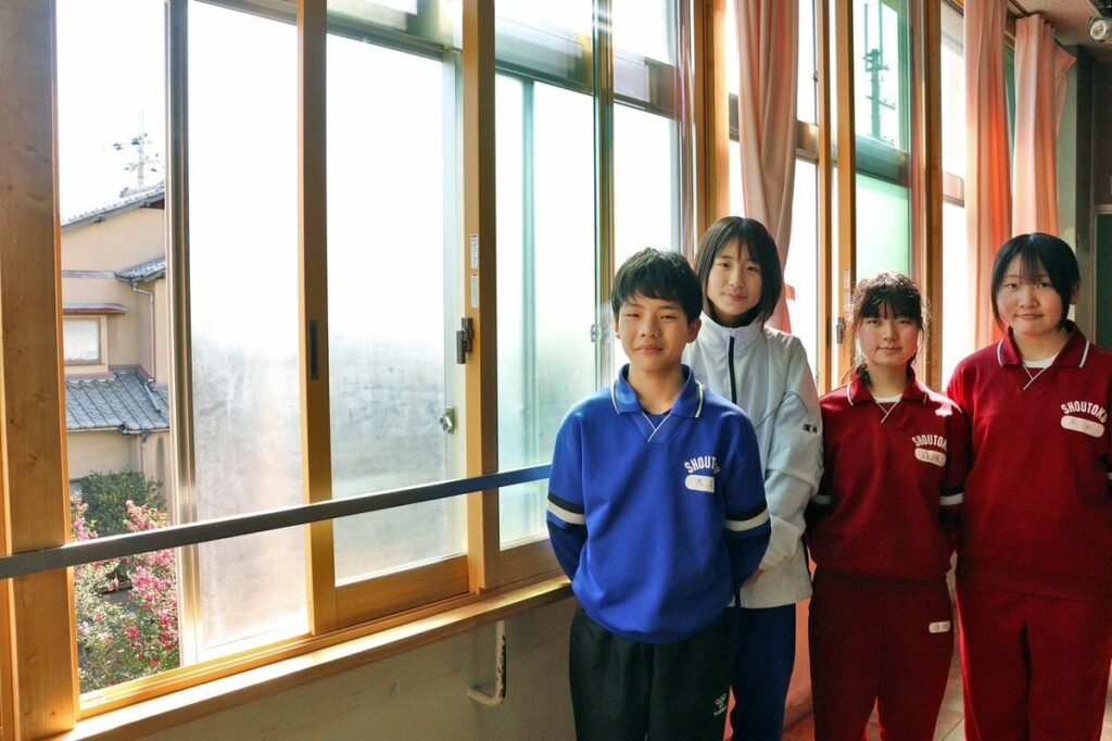 「3年1組だけ暑すぎるのはなぜ」エアコンは正常 中学校で生徒が謎を究明、まさかの原因が→問題解決へ