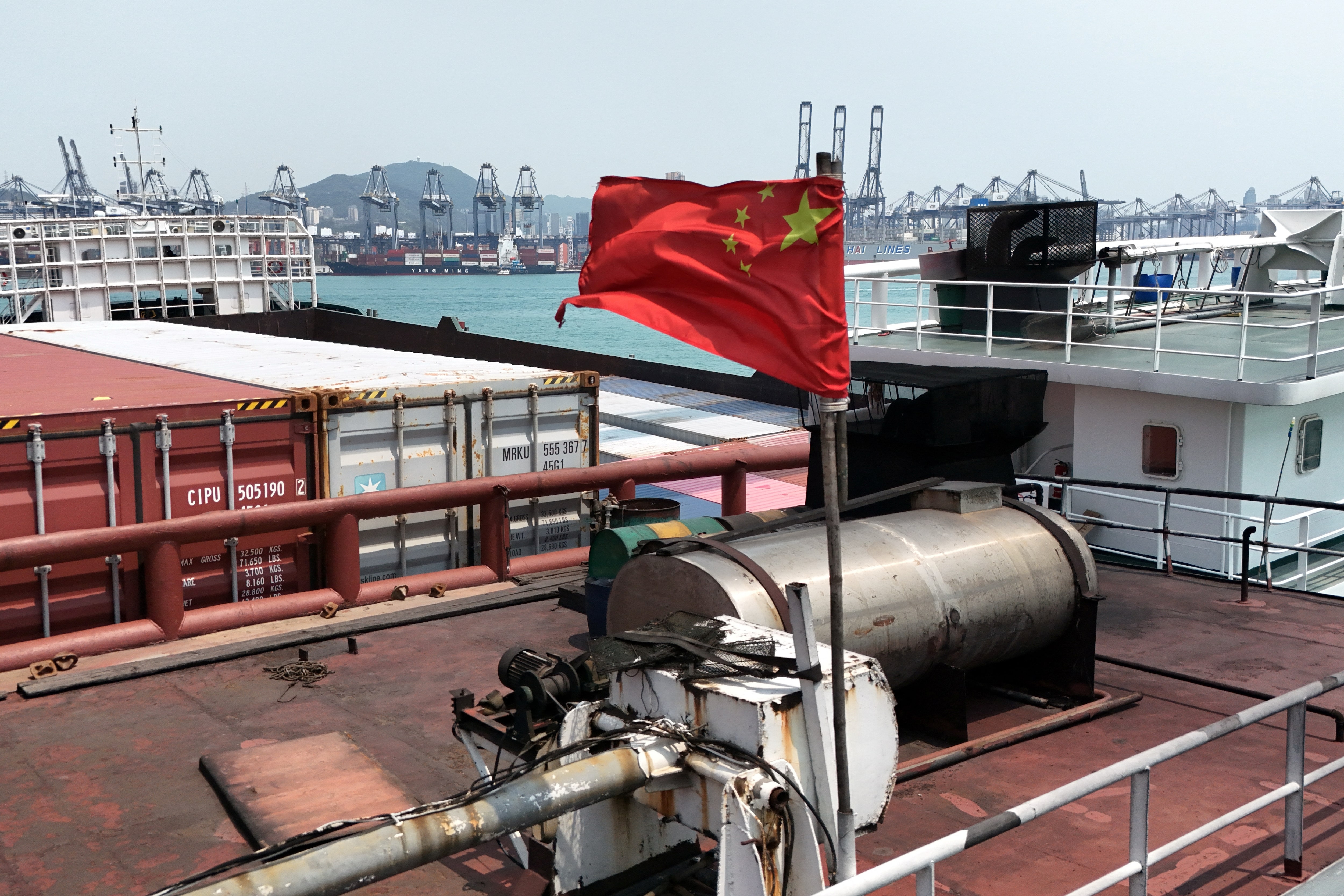 アングル：トランプ関税は「全方位封じ込め」、内需主導への転換急務の中国