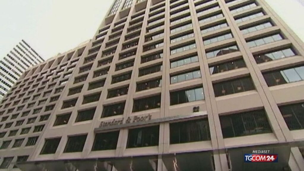Standard and Poor'sは、イタリアの格付けをBBB+に引き上げます