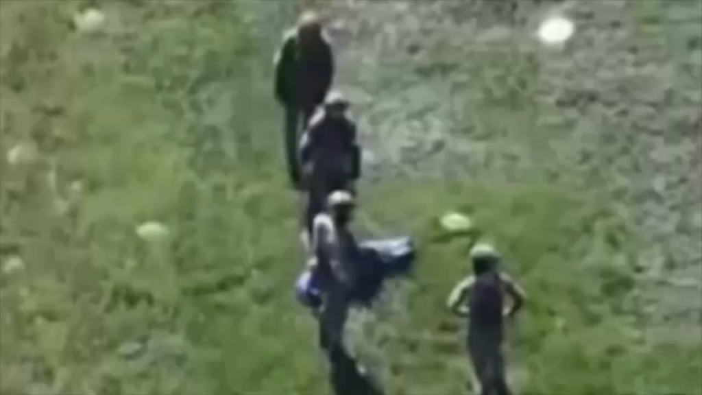 ウクライナとロシアの兵士は、「イースター休戦」中にザポロジエ地域の戦場からの死体の避難中に会合します