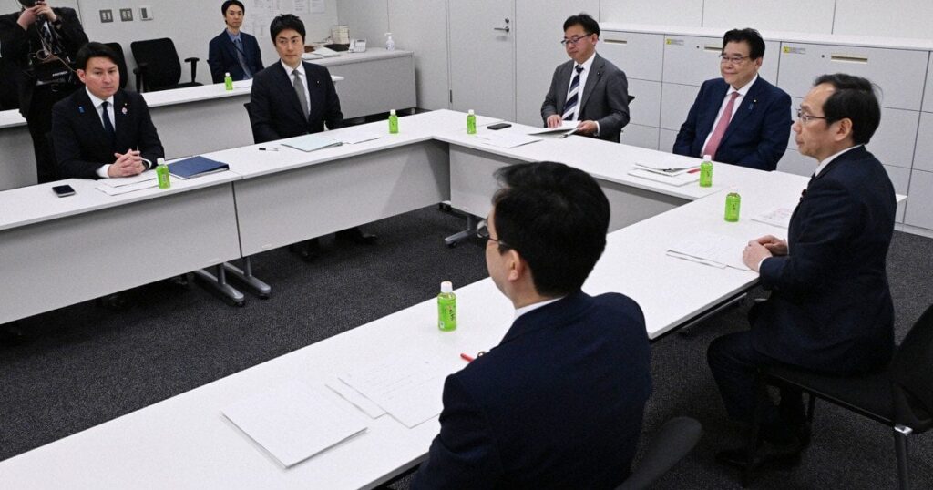 ガソリン暫定税率、早ければ来年4月に廃止？ 3党協議で自民が言及 ― 自民「議論はまだ詰まっていない」