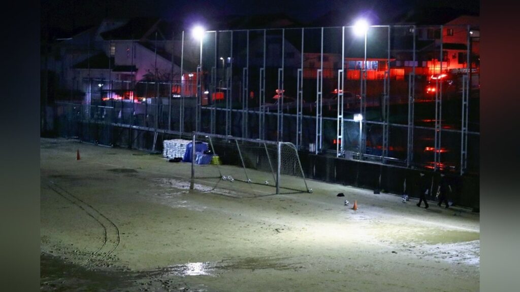 奈良市の帝塚山中・高校のグラウンドで落雷、１人が心肺停止…サッカー部の２０人が練習