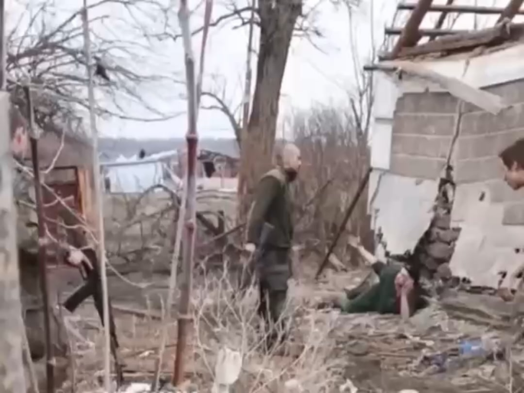 ロシア人が別のロシア人を実行しているだけで、ここには何も見えません