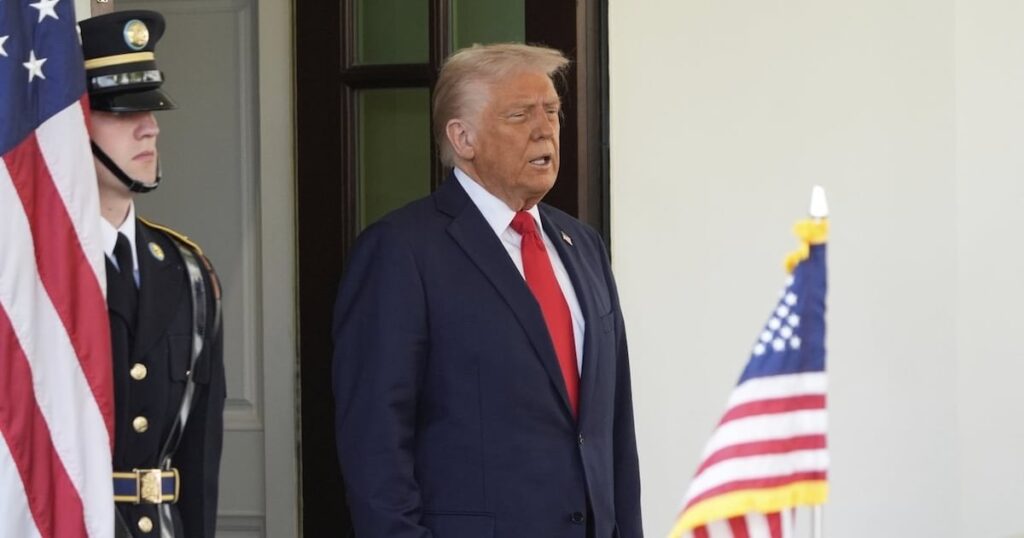 トランプは、メキシコのカナダで自動車料金を一時停止することを検討しています