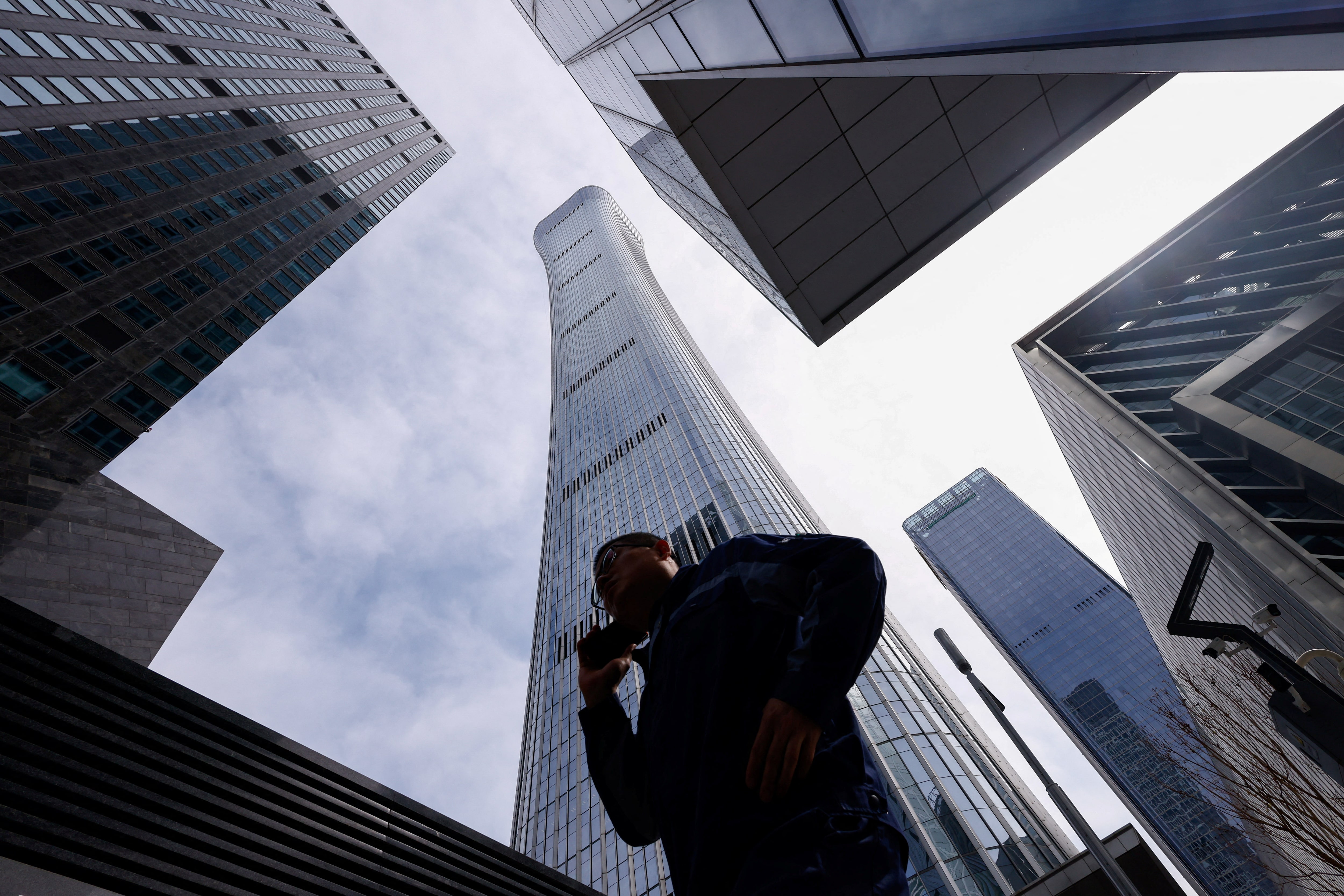 中国、外資参入規制を緩和　25年版ネガティブリスト公表