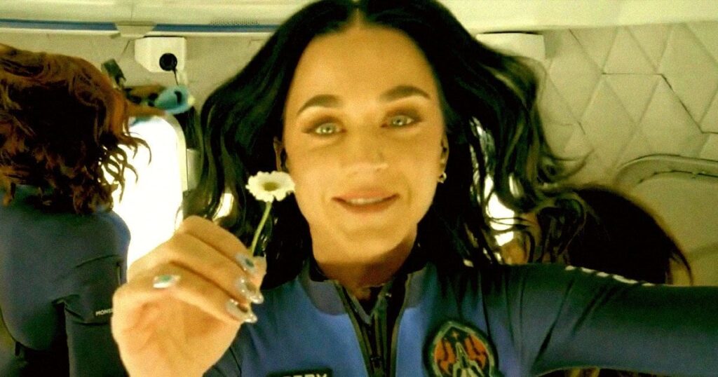 ケイティ・ペリーは今ジェフ・ベゾス・ロケットに後悔を感じています