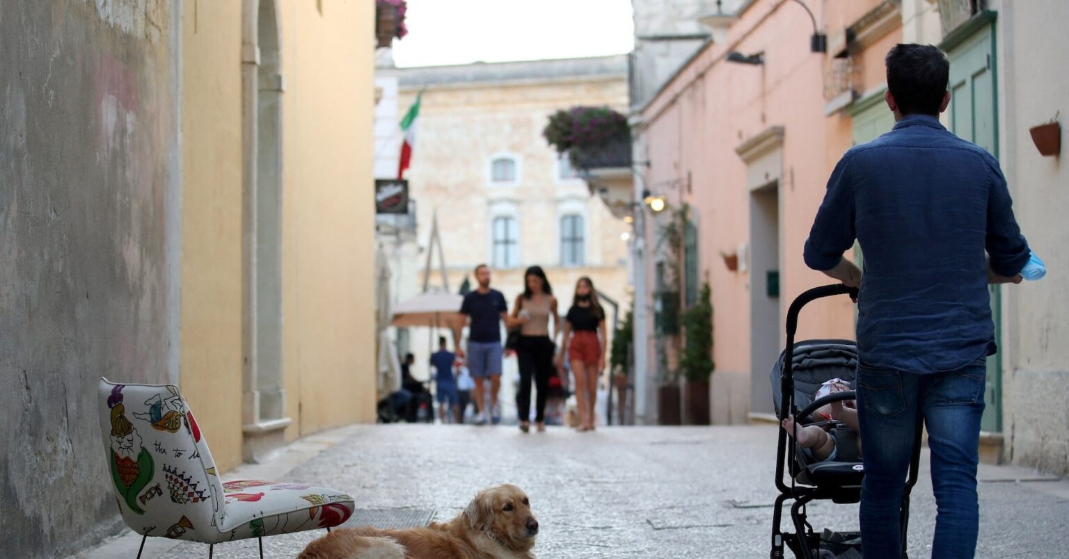 イタリアの人口統計上の危機は、出生が記録的に低下するにつれて悪化します