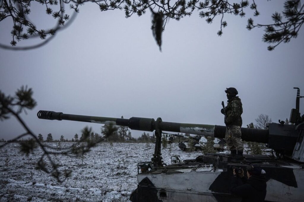 WSJによると、NATOの潜在的な衝突をめぐるロシアの軍事がフィンランドの国境に積み上げられています
