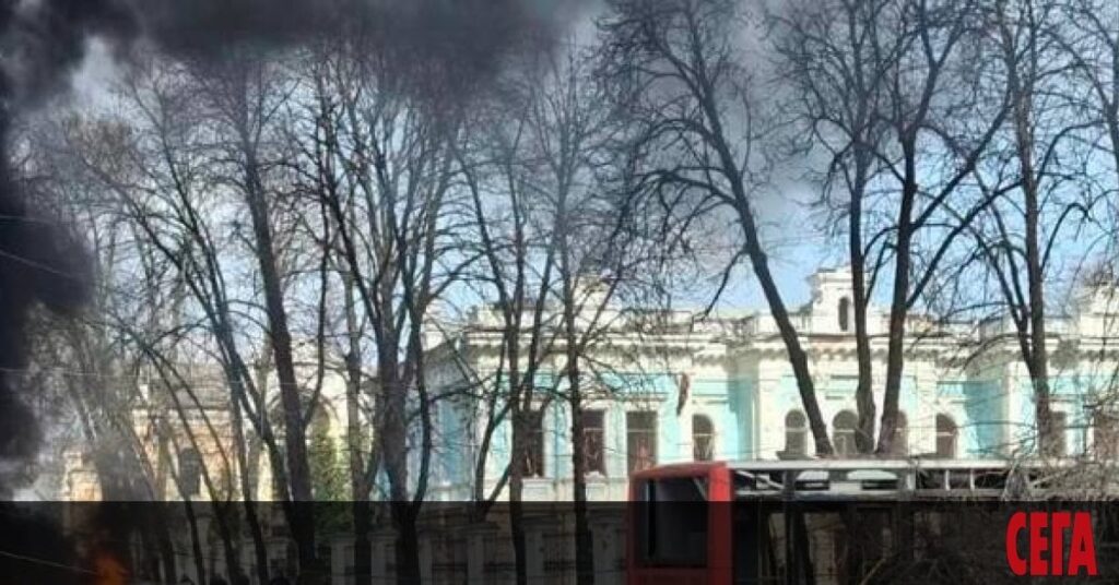 ロシアは、Tsvetnitsaピークに弾道ミサイルを備えた合計市の中心に襲われました。 20人が殺されました。 34人が負傷した。
