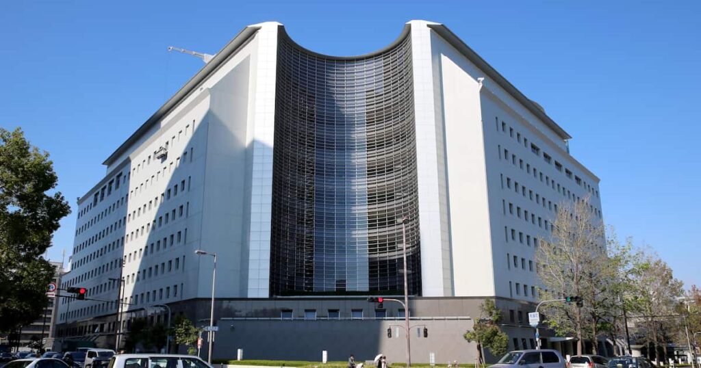 アスベスト除去中に女性作業員が死亡、有機溶剤吸ったか 大阪府警が業過致死容疑で捜査 - 産経ニュース