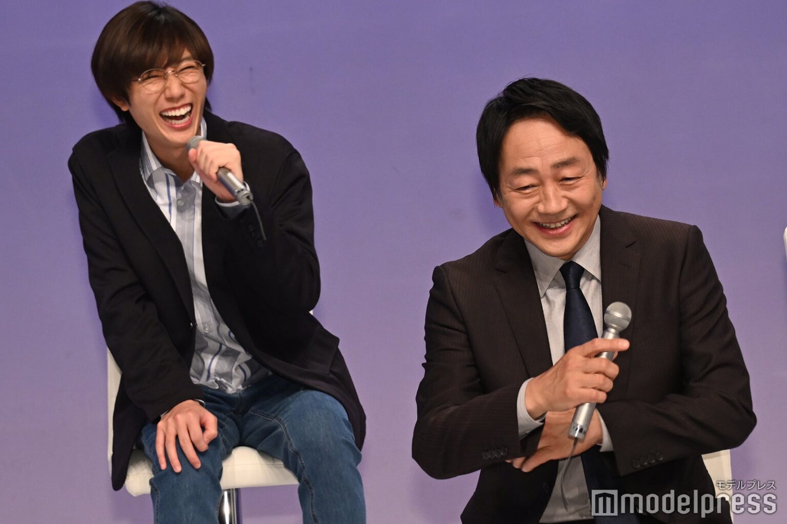 大森南朋、Snow Man阿部亮平をWikipediaで下調べ「コソコソ調べるおじさんキモくない?」【あなたを奪ったその日から】 – モデルプレス 大森南朋、Snow Man阿部亮平をWikipediaで下調べ「コソコソ調べるおじさんキモくない?」【あなたを奪ったその日から】 - モデルプレス