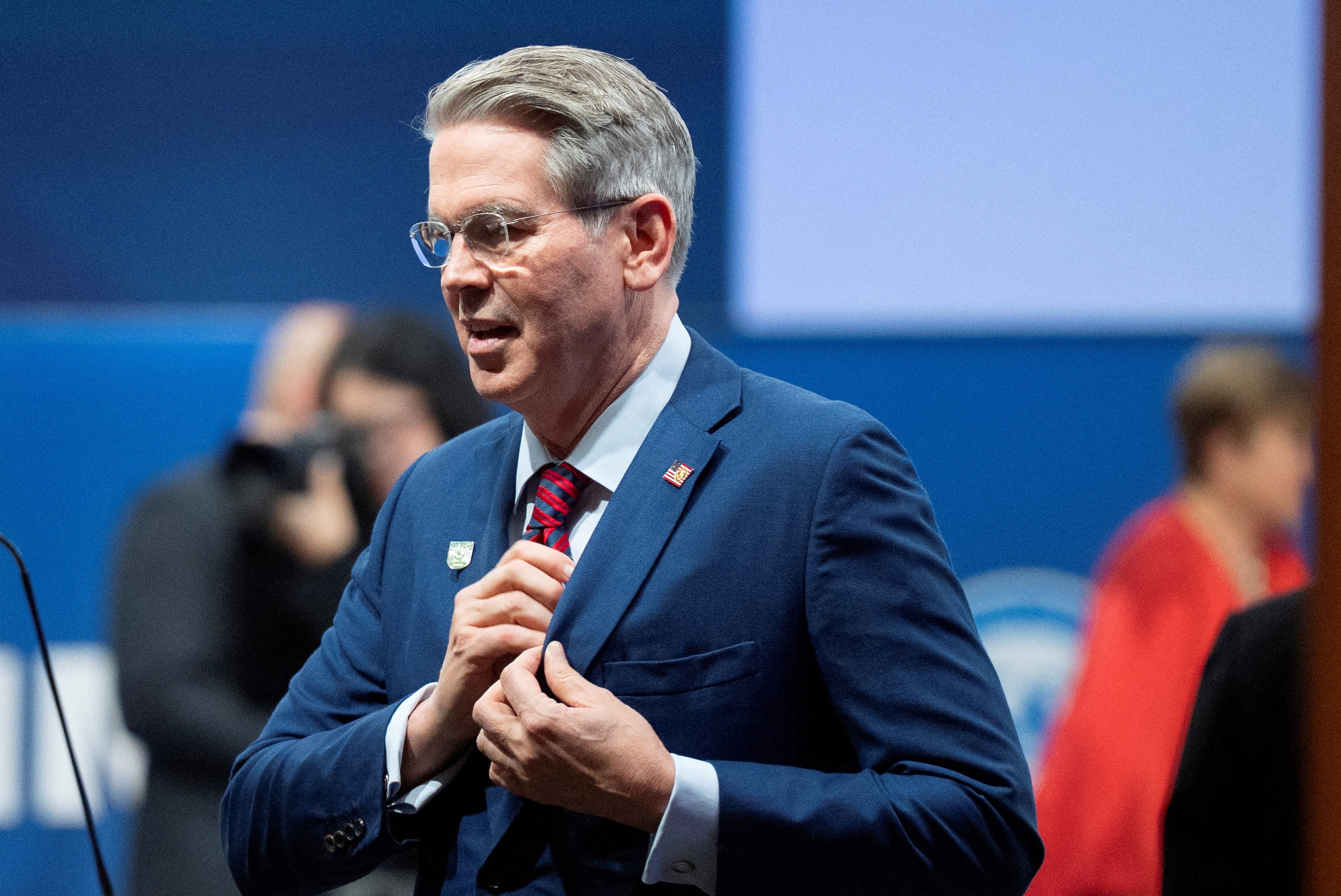 中国への融資終了に具体的措置を、米財務長官がアジア開銀に要請