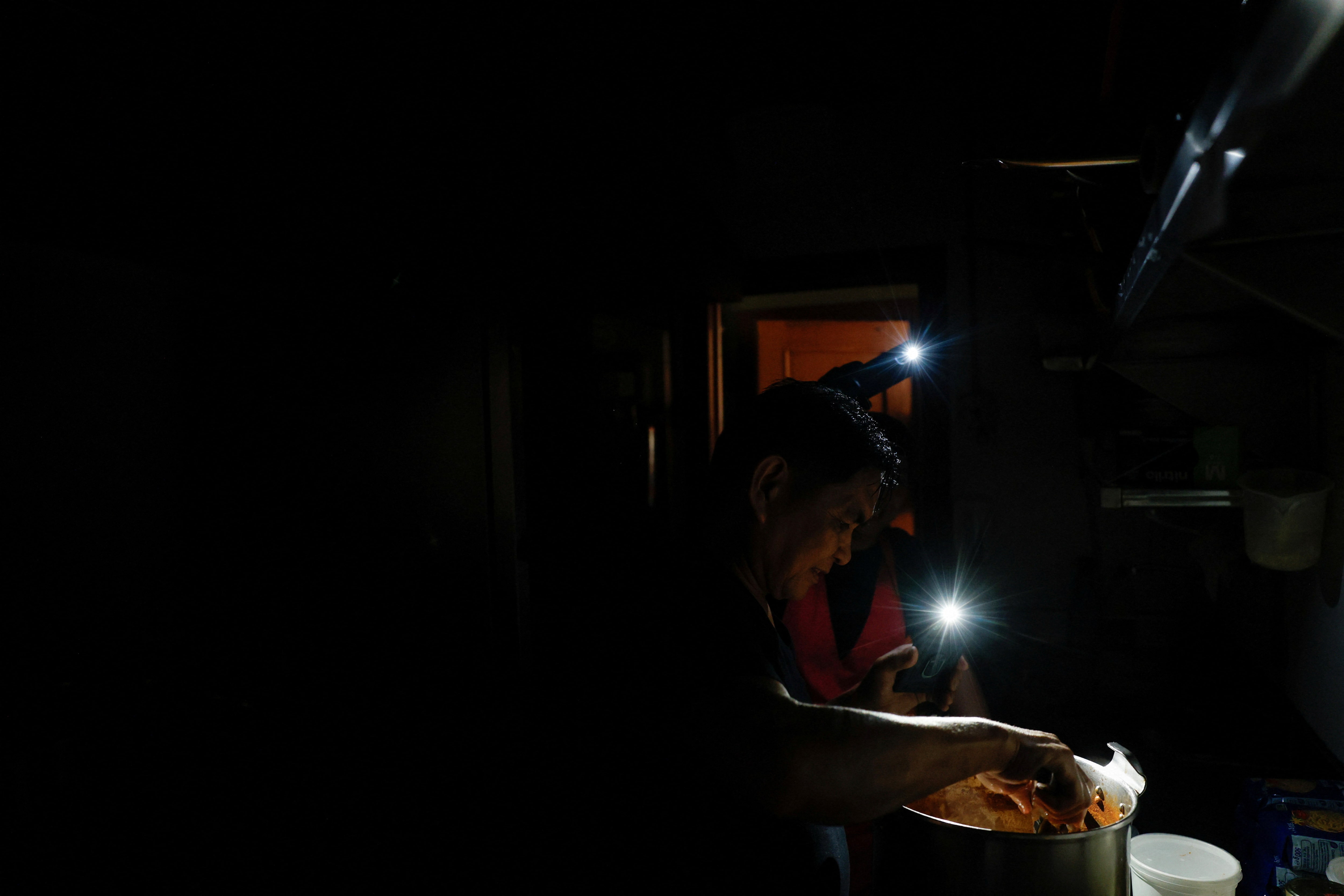 スペイン全土で大規模停電、市民生活混乱　ポルトガル・仏でも