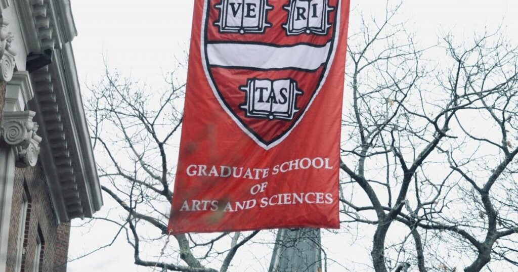 米国：トランプ政府はハーバード大学で22億ドルを「フリーズ」し、反セミズムの意見の不一致