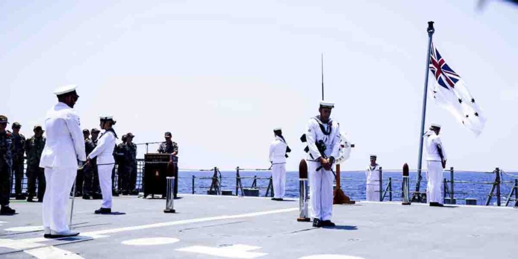 米沿海域戦闘艦「オマハ」と豪海軍ミサイル駆逐艦「シドニー」、南シナ海で共同訓練を実施 | フネコ - Funeco