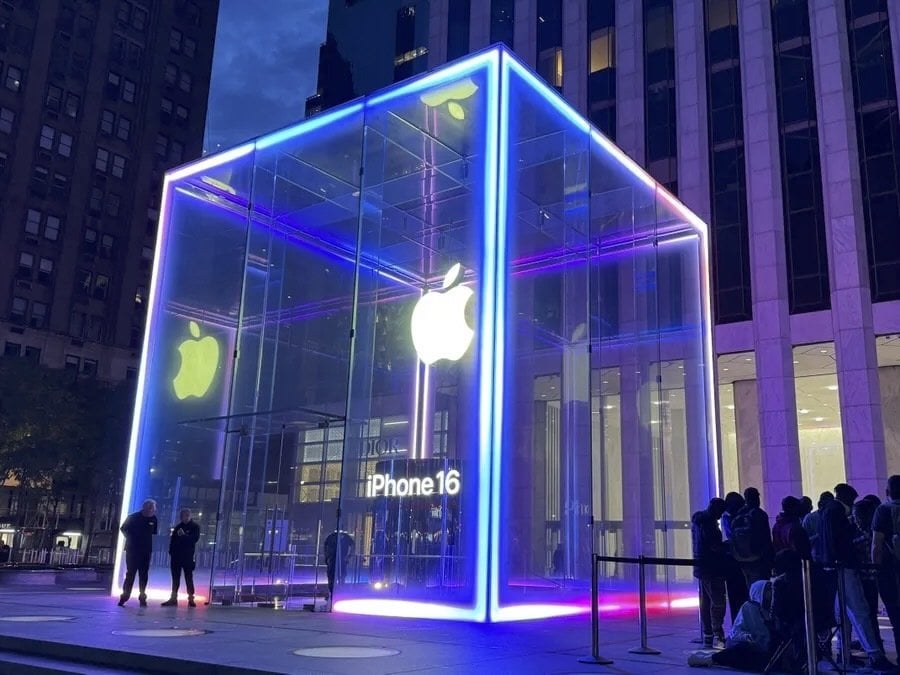 iPhoneを米消費者が「パニック買い」--計104%関税、アップル製品の9割中国製