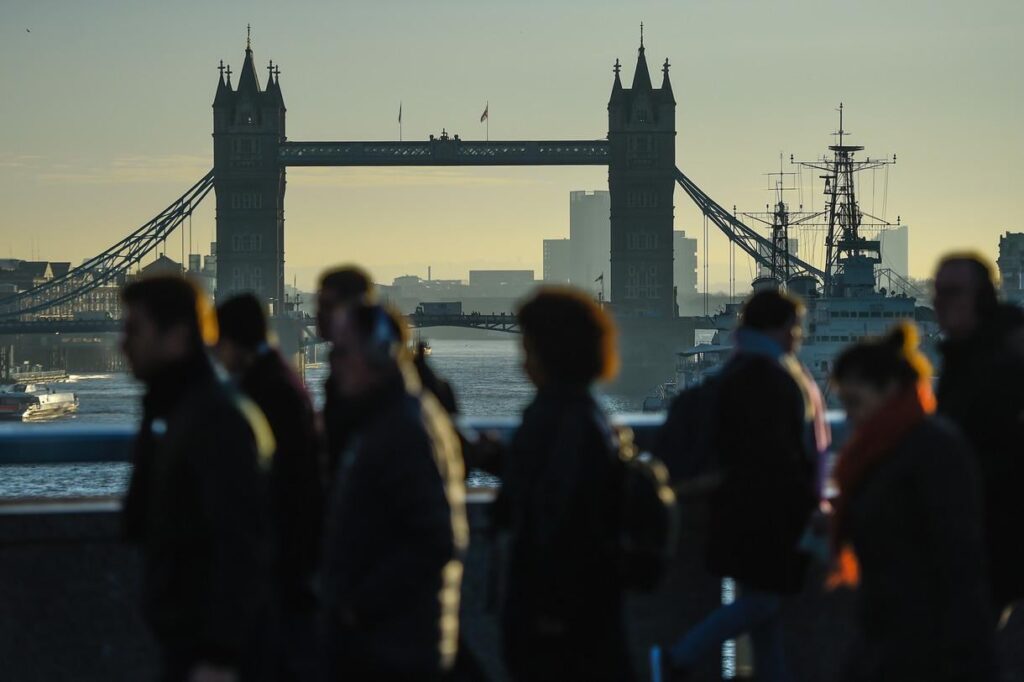 ヨーロッパで最も悲しいと最も解放されているイギリス人労働者