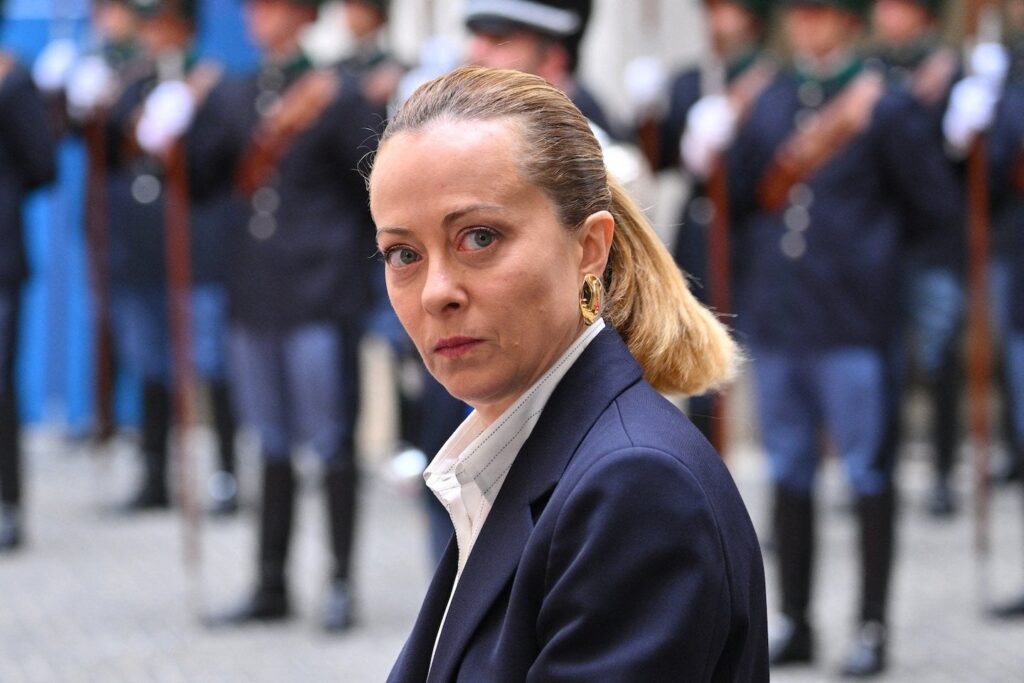 ヨーロッパの貿易はイタリアのメロニに希望を抱き、そのトランプのささやき人