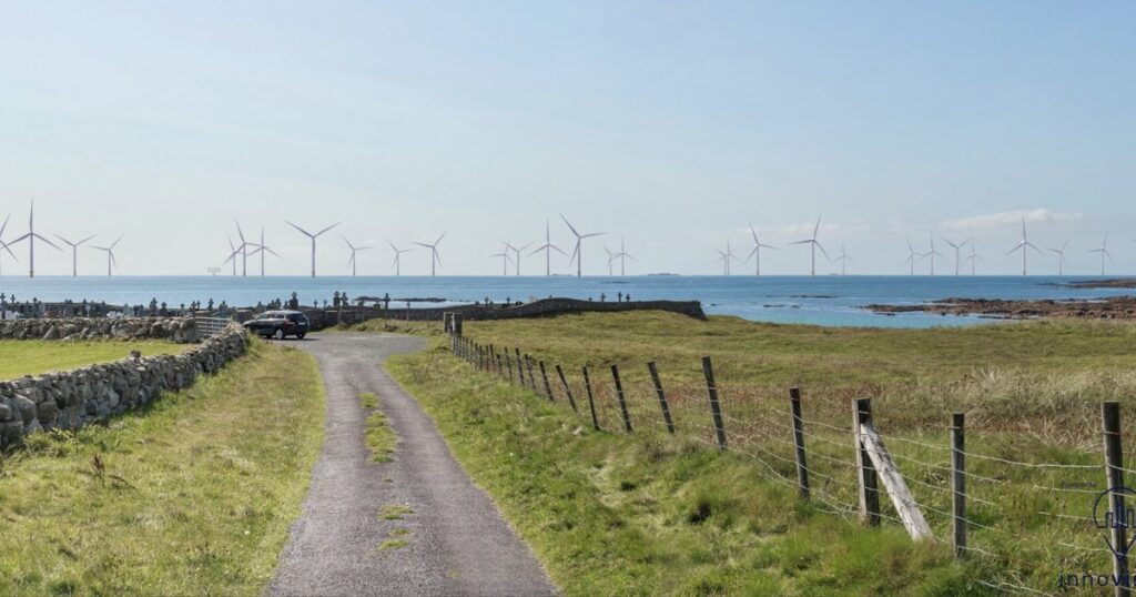 トミー・ティアナン提案されたコネマラ沖の風力発電所への反対者の一人