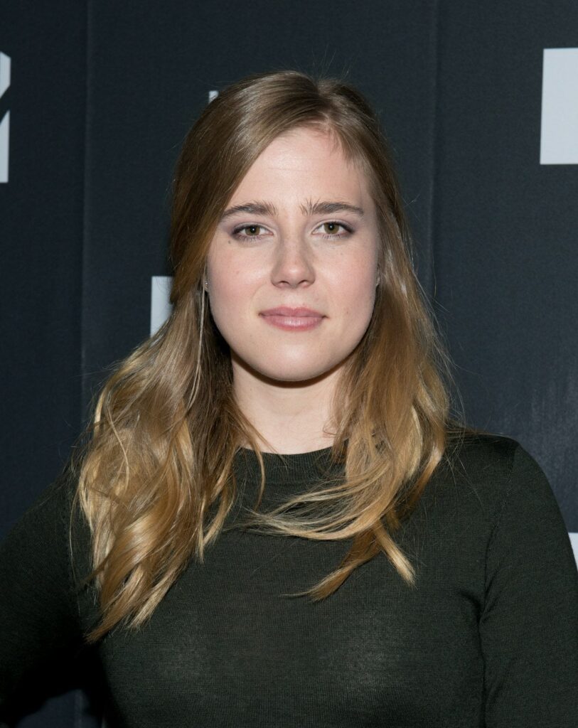 テイラー・ディアデンは誰ですか？ 「ピット」のスター、ブライアン・クランストンの娘に会います