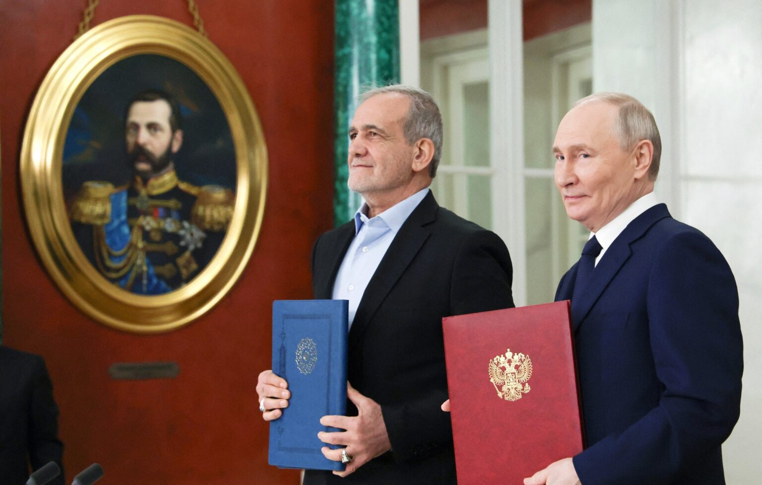 イランとロシアは、米国の緊張の中で同盟を深めています