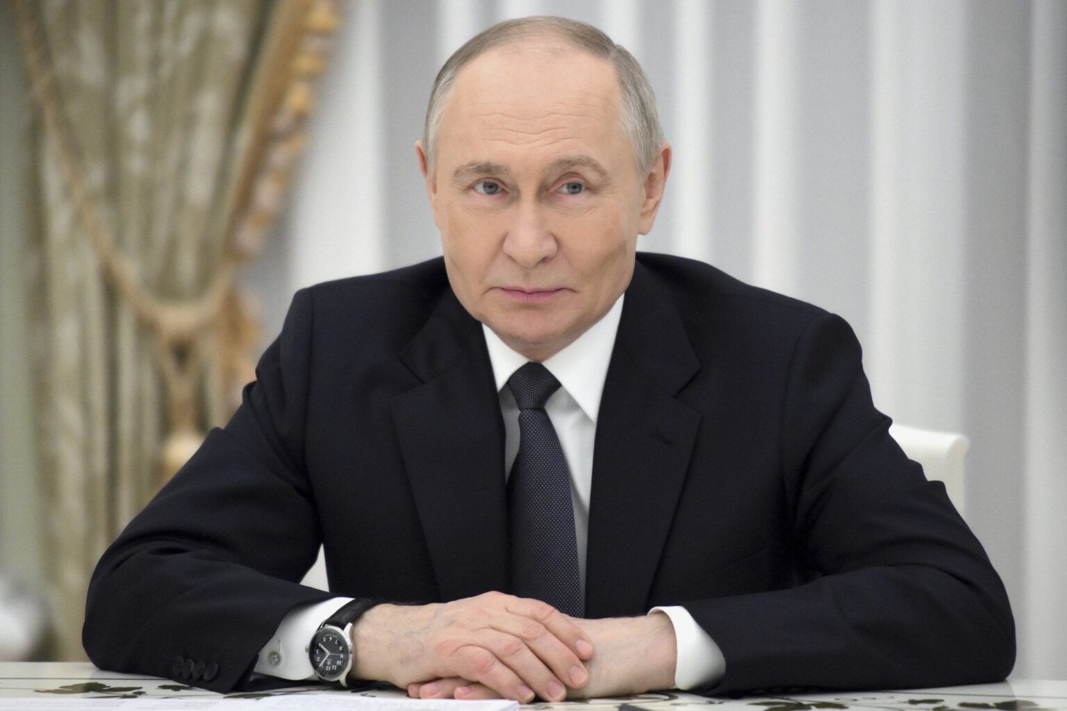 プーチン大統領は、停戦の講演にもかかわらず数年で最大の軍事草案を開始します