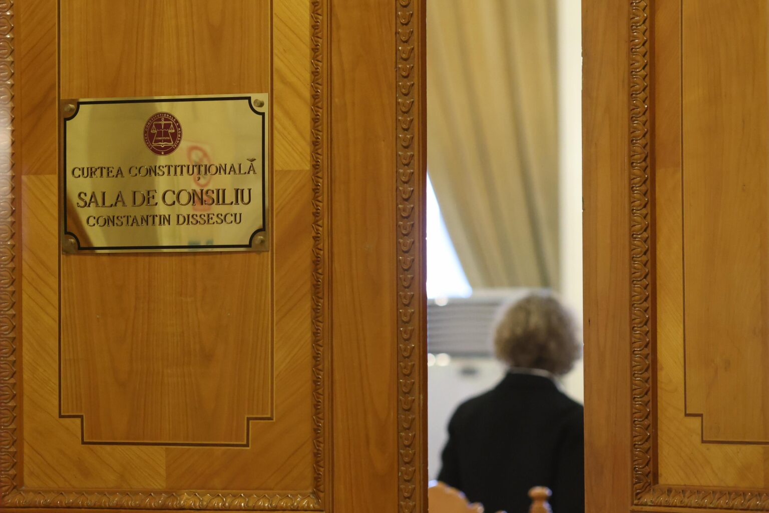 Ploiești控訴裁判所は、選挙の廃止に関するRCCの決定を一時停止し、廃止することを決定しました。決定は最終的ではありません。 「それは異常です。RCCの決定を無効にすることはできません。なぜなら、それは行政行為ではないからです」