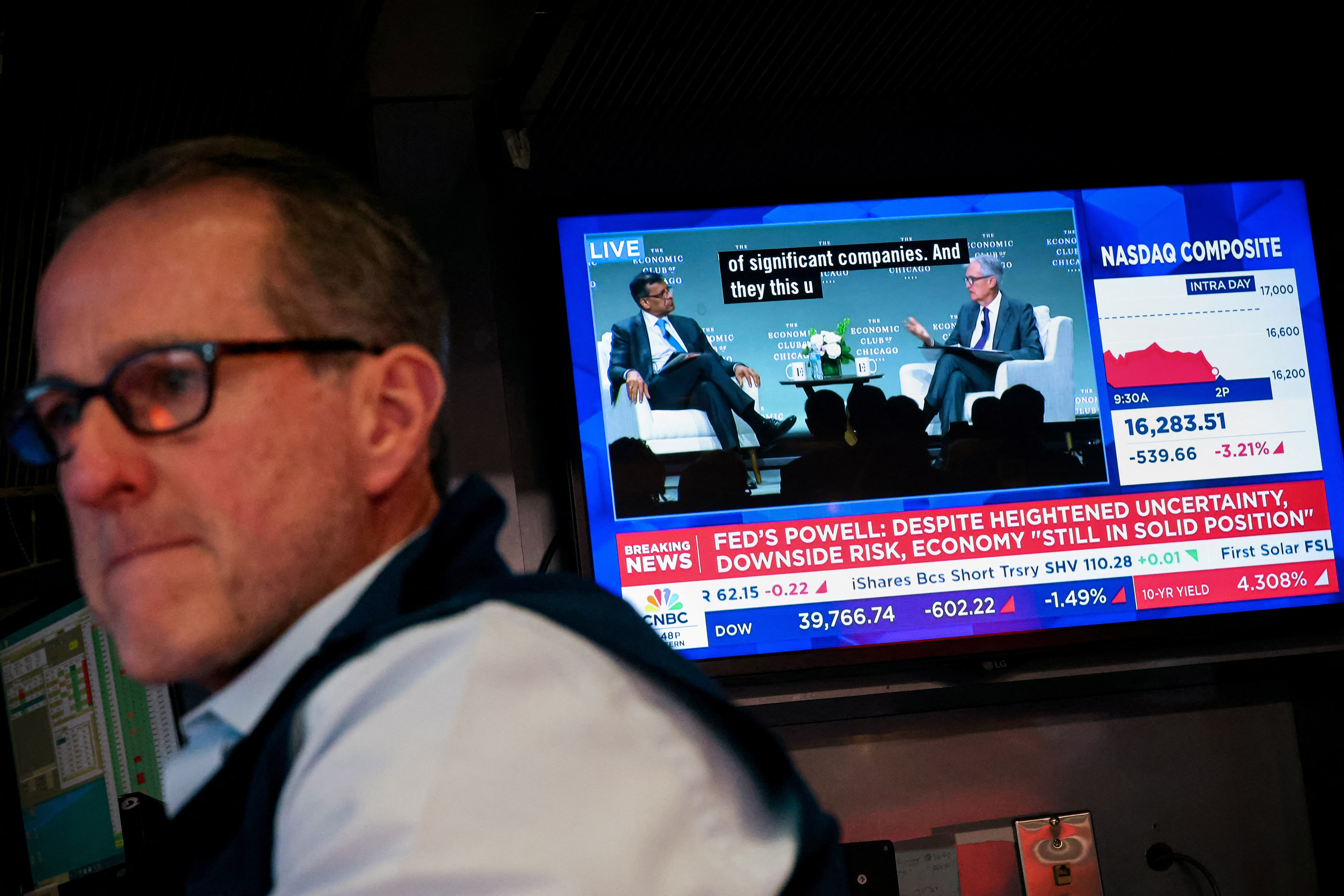 米国株式市場＝急落、ダウ699ドル安　ＦＲＢ議長が成長鈍化に言及