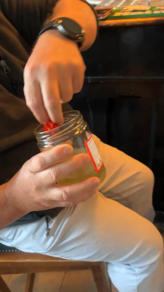 Auld BoyはHabanero Chilliを食べます
