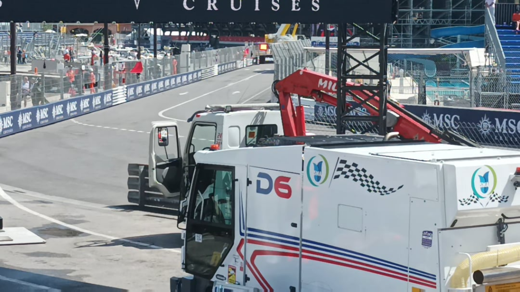 ヨットのモナコF1 GP、どれくらいの費用がかかりますか？