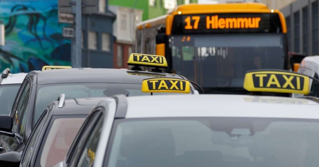タクシー運転手と彼の友人はレイプで有罪判決を受けた-Rúv.is