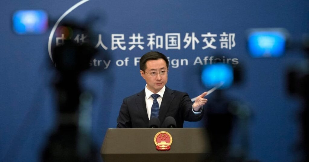中国は、ロシアに武器を提供するというゼレンスキーの告発を否定します