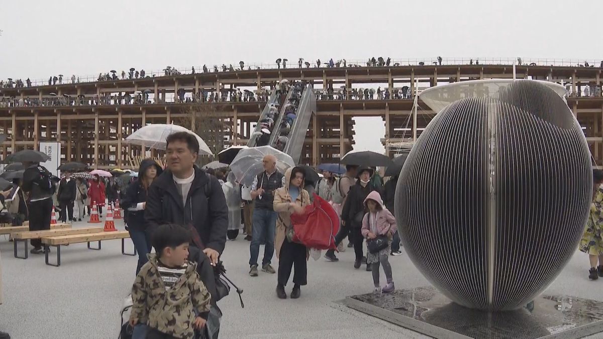 【速報】万博初日13日の来場者は「11万9000人」と発表　関係者2万人を合わせると14.1万人　会場各所で長蛇の列も…