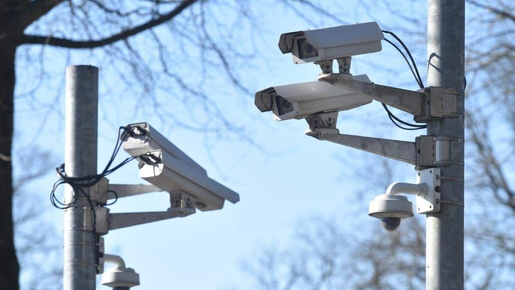 プライバシーの大きすぎる侵害：初めて、ルートコントロールの自治体が調整する必要があります