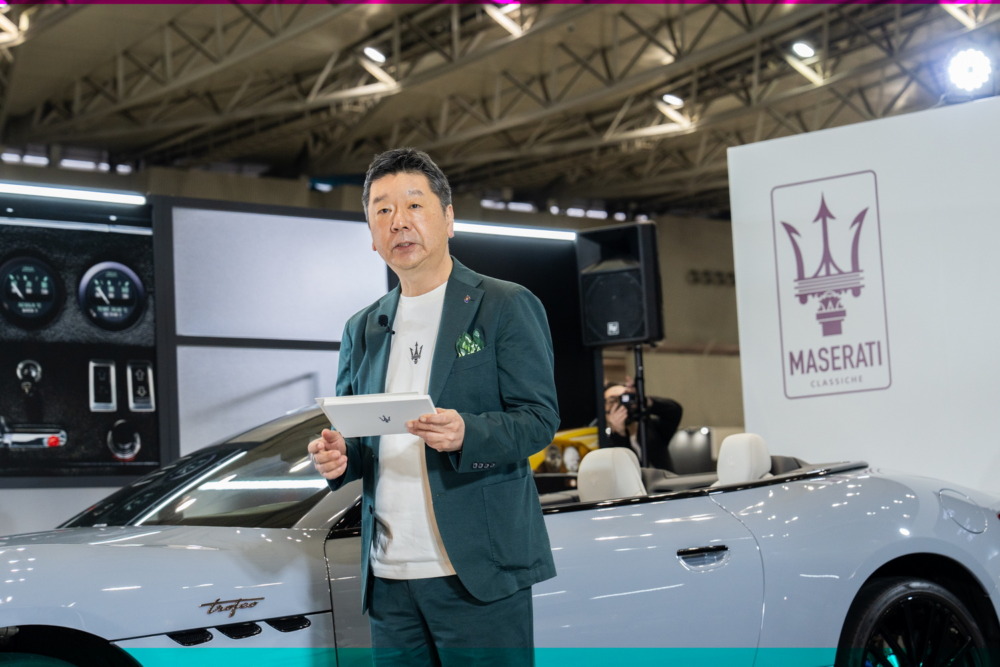 オートモビルカウンシル2025の会場でコメントするマセラティ ジャパン代表取締役の木村隆之氏。