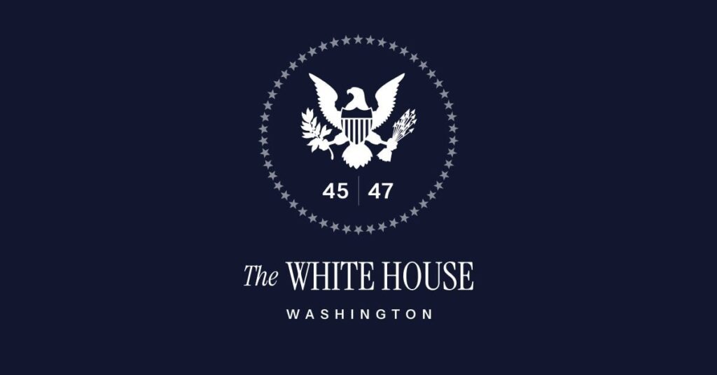トランプは、21世紀と20世紀のすべての主要な環境法と規制を公式に日没させる大統領令に署名します。
