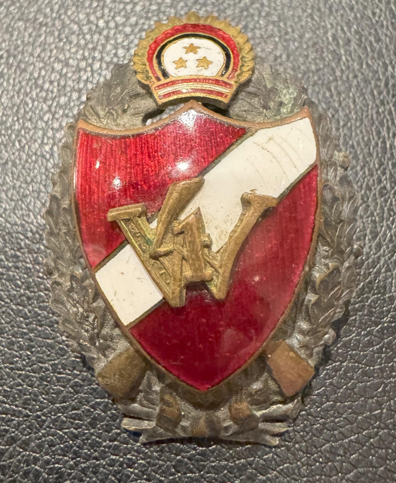 ラトビアの軍事メダルまたはバッジ？