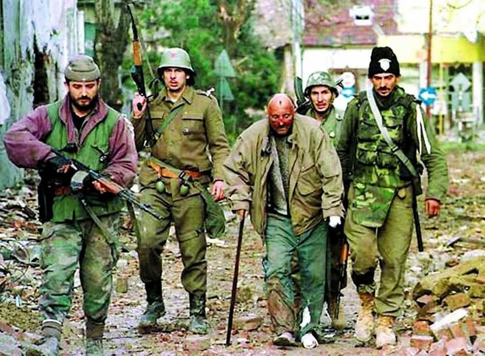 '91年に撮影されたVukovar Slavko Batikを含む、祖国戦争の16人の犠牲者が特定されました。彼らが彼を死ぬように。