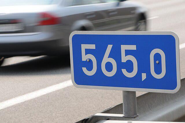 Autobahnのキロメートルマーカーはどこにつながりますか？