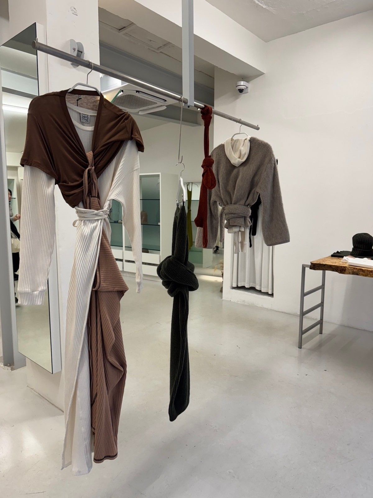 BASE RANGEのフルラインアップが揃うフラッグシップストア