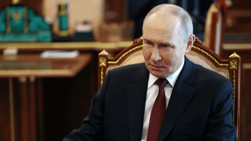 プーチンは、ウクライナとの戦争で「東部停戦」を短く宣言しています