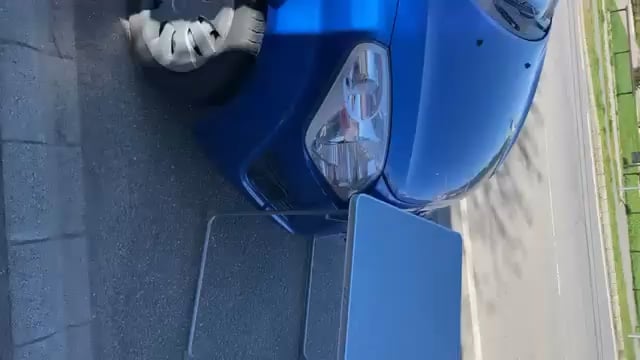 ヒバントはフィデス車をティサスカウンターに運転し、ナチスのテキストを脅した