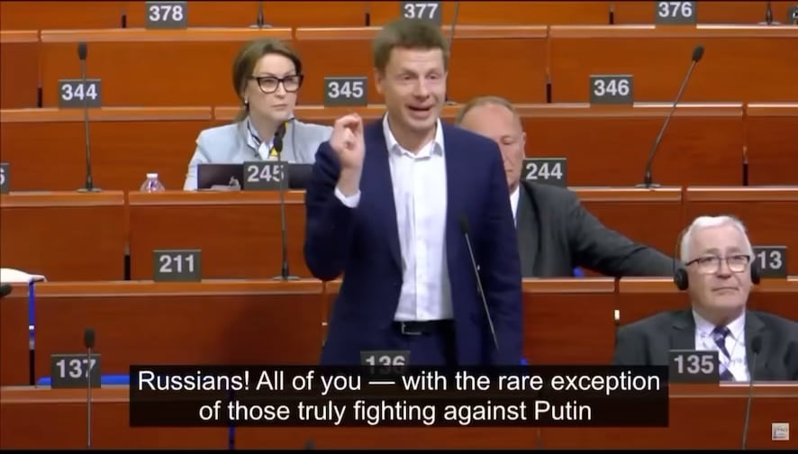 「あなたはすべてプーチンと同じ殺人者です。あなたのすべてです！あなたはすべてB*スタードです。あなたができる唯一のことはあなたの膝をついて悔い改めることです...」