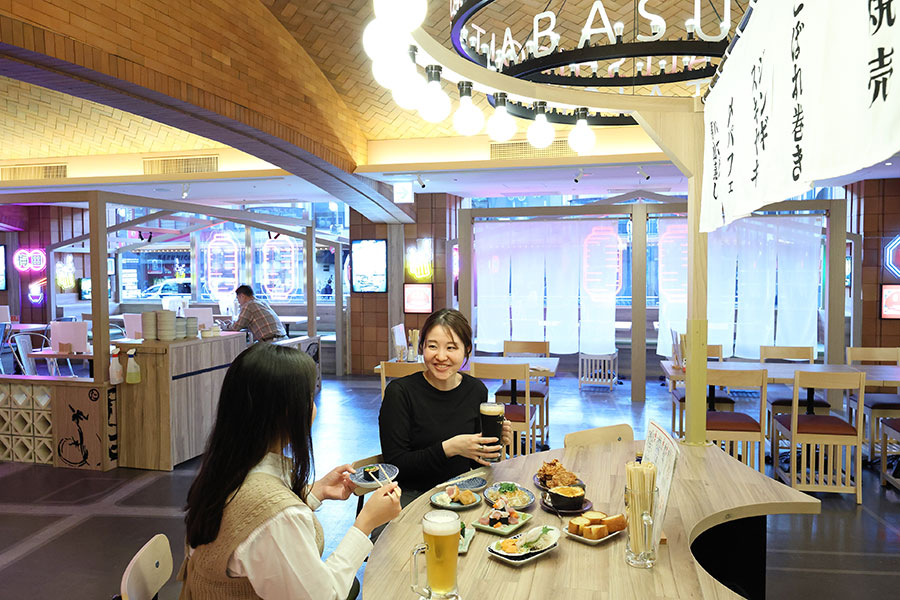 「すすきの大衆酒場白いたぬきホール」は宴会にも複数飲みにもお薦め