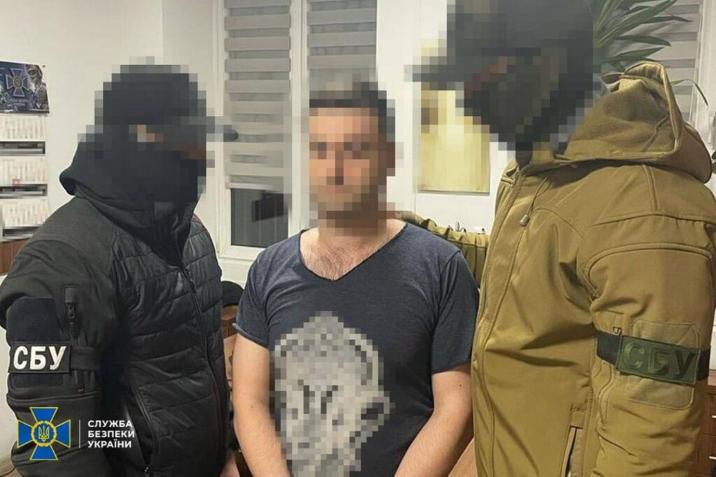ウクライナとポーランドの治安部隊は、EUのMedvedchukの側近の「専門家」であるKirill Molchanovを拘留しました。