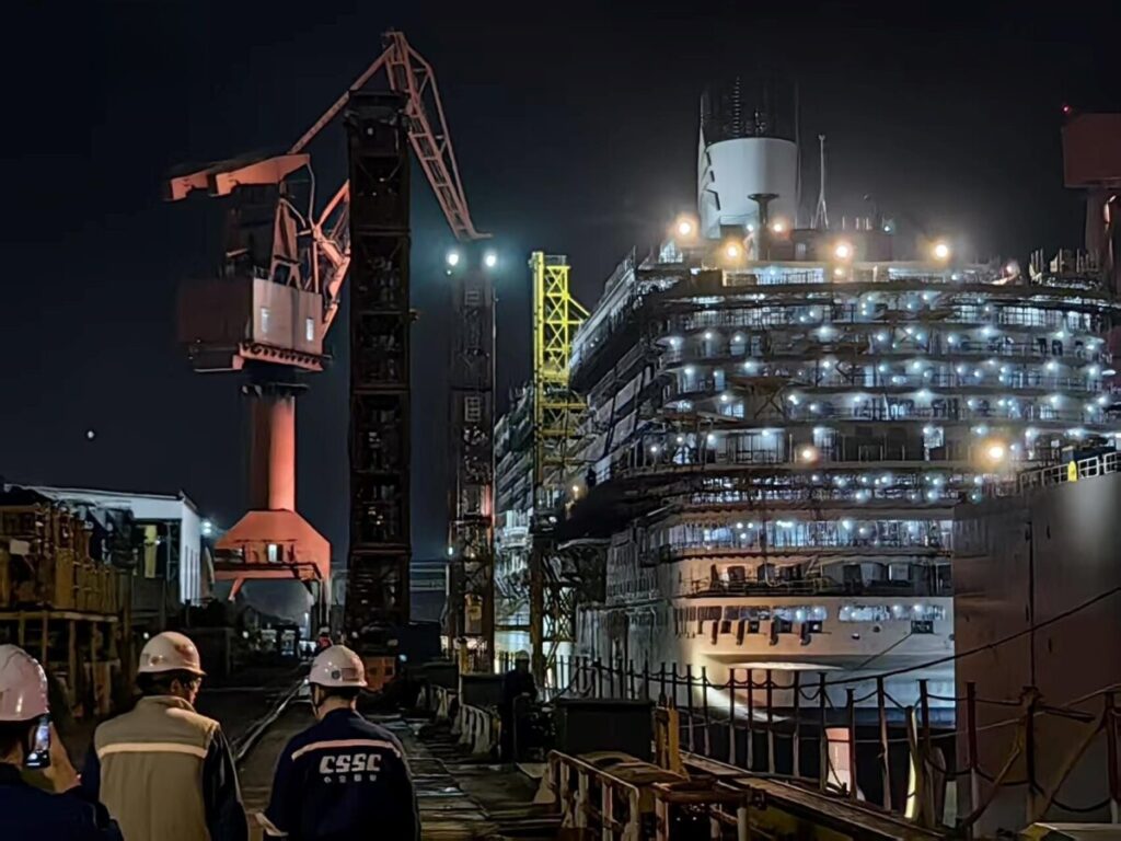 中国2隻目の国産大型クルーズ船がドック内浮上をクリア