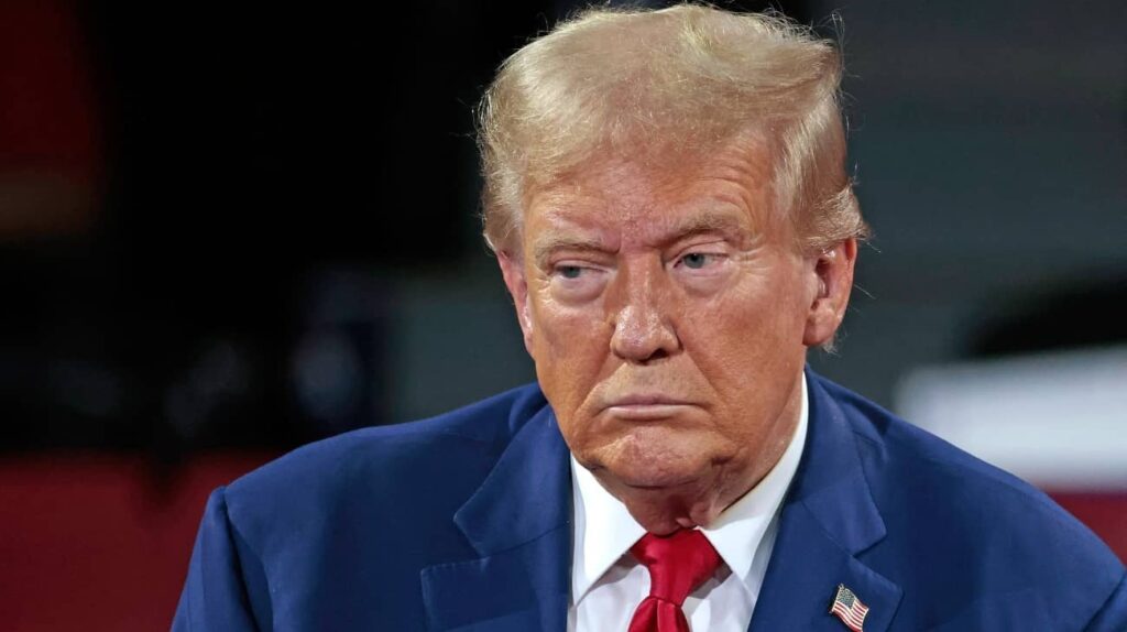 トランプはロシアがウクライナでの戦争を終わらせるために「動く」要求する