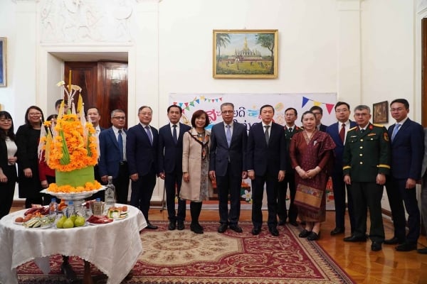 ロシア連邦駐在ベトナム大使館、ラオスのブンピマイ新年を祝福 Vietnam.vn - Nền tảng quảng bá Việt Nam