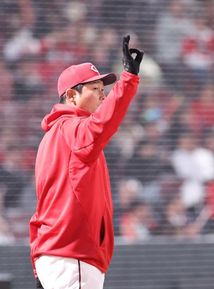 広島・新井監督が絶賛 「大好きです。昭和な。気合と根性」 前歯８本脱臼の二俣が負傷後初安打 - デイリースポーツ